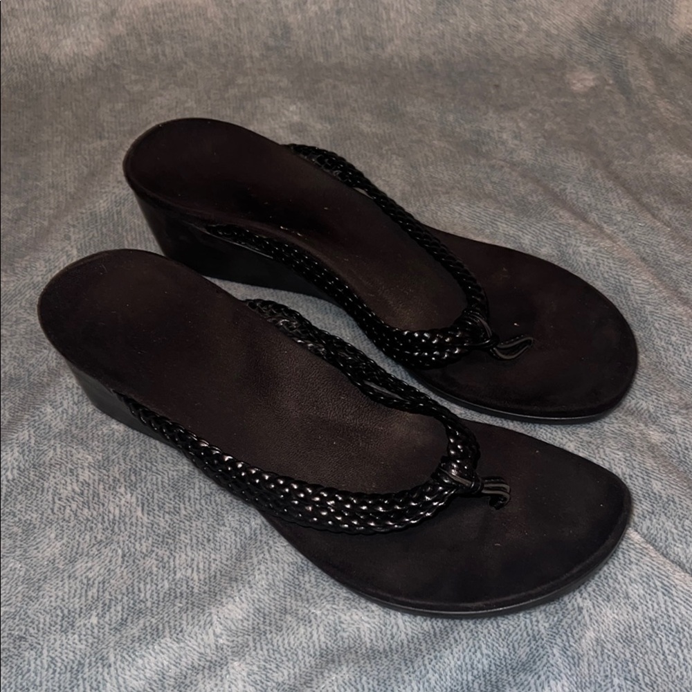 Vionic black wedge sandals size 9